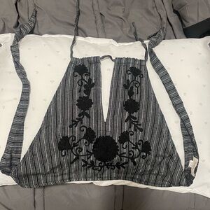 Grey with black flowers tie top